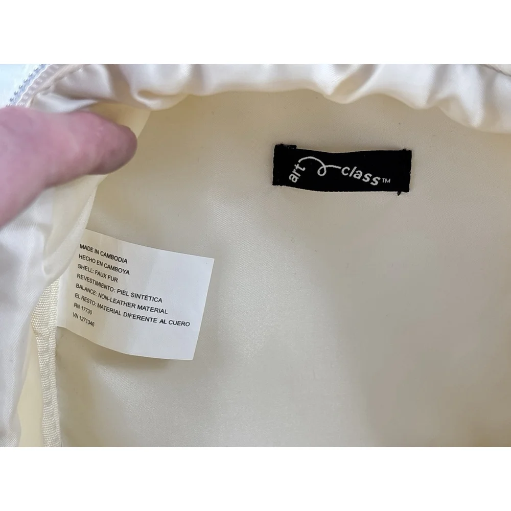 Art classSMALL FAUX FUR backpack